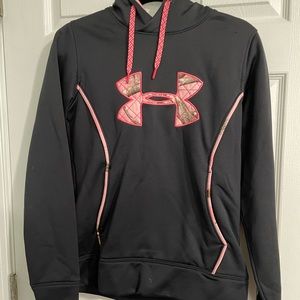 Women’s Under Armoir Sweatshirt